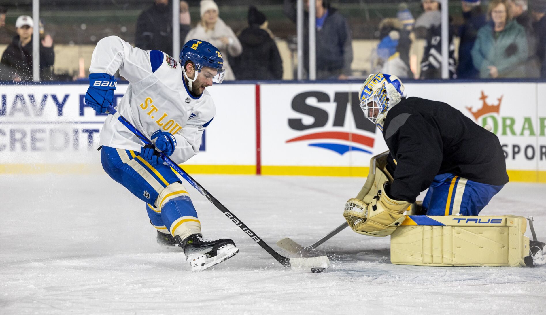 51şÚÁĎ Blues practice ahead of the Winter Classic in Chicago